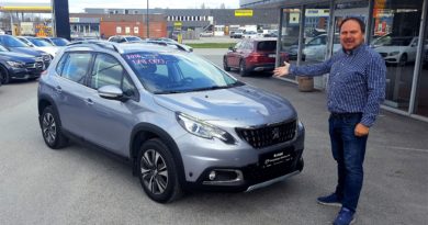 Pent brukt Peugeot 2008 Stig Strømstad viser frem brukt Peugeot 2008